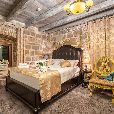 Heritage Palace Varos - Mag Quaint & Elegant Boutique Hotels Split Bagian luar foto