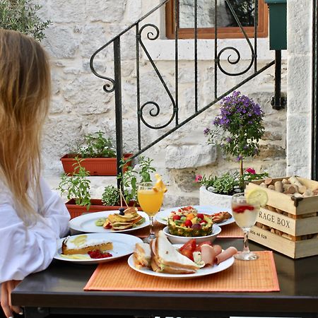 Heritage Palace Varos - Mag Quaint & Elegant Boutique Hotels Split Bagian luar foto