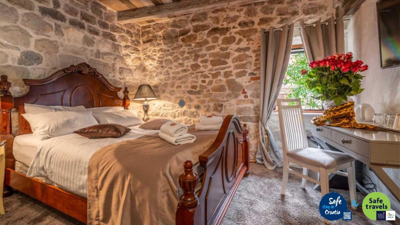 Heritage Palace Varos - Mag Quaint & Elegant Boutique Hotels Split Bagian luar foto