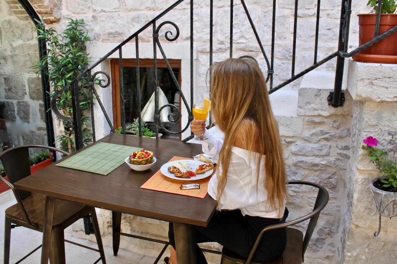 Heritage Palace Varos - Mag Quaint & Elegant Boutique Hotels Split Bagian luar foto