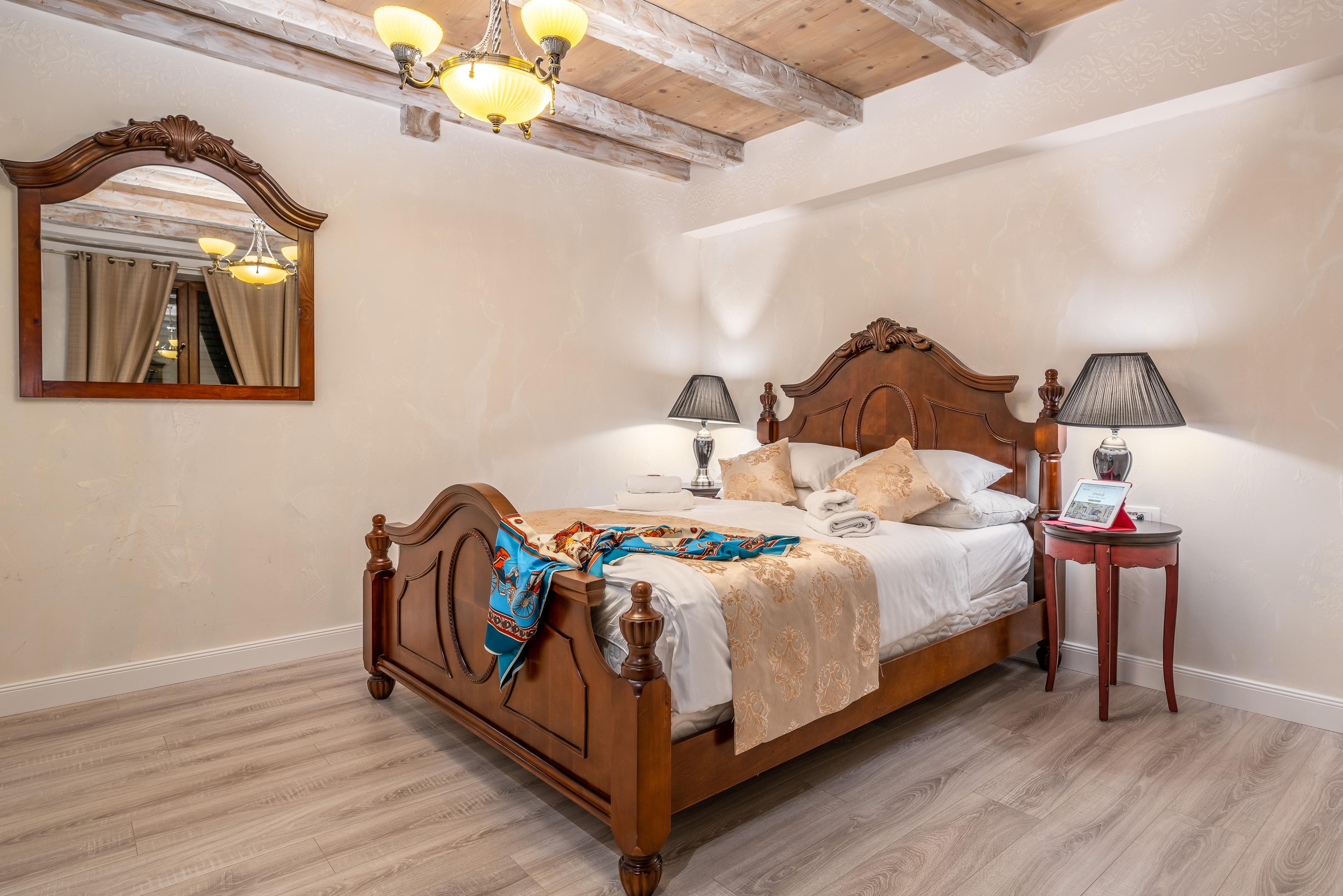 Heritage Palace Varos - Mag Quaint & Elegant Boutique Hotels Split Bagian luar foto