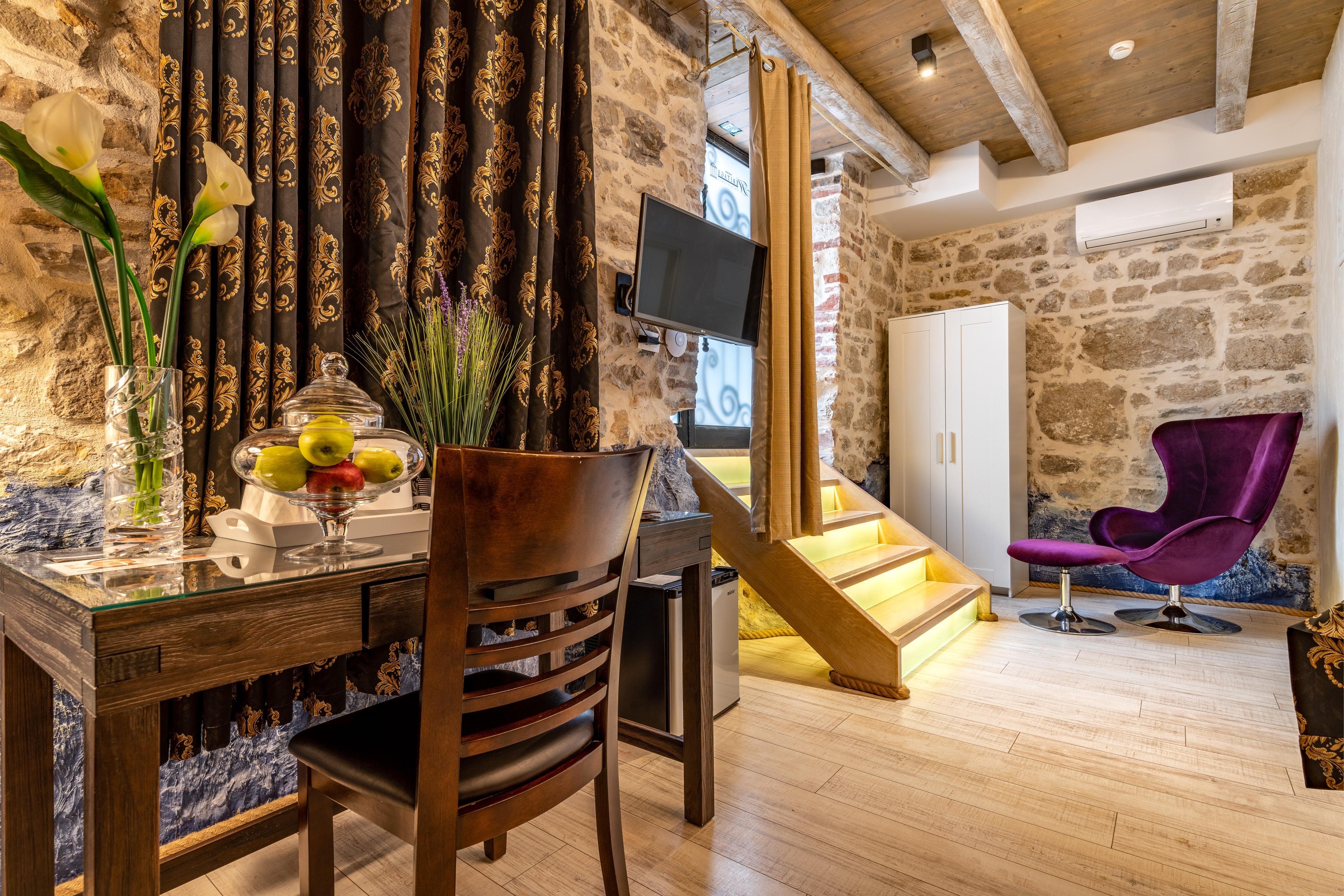 Heritage Palace Varos - Mag Quaint & Elegant Boutique Hotels Split Bagian luar foto