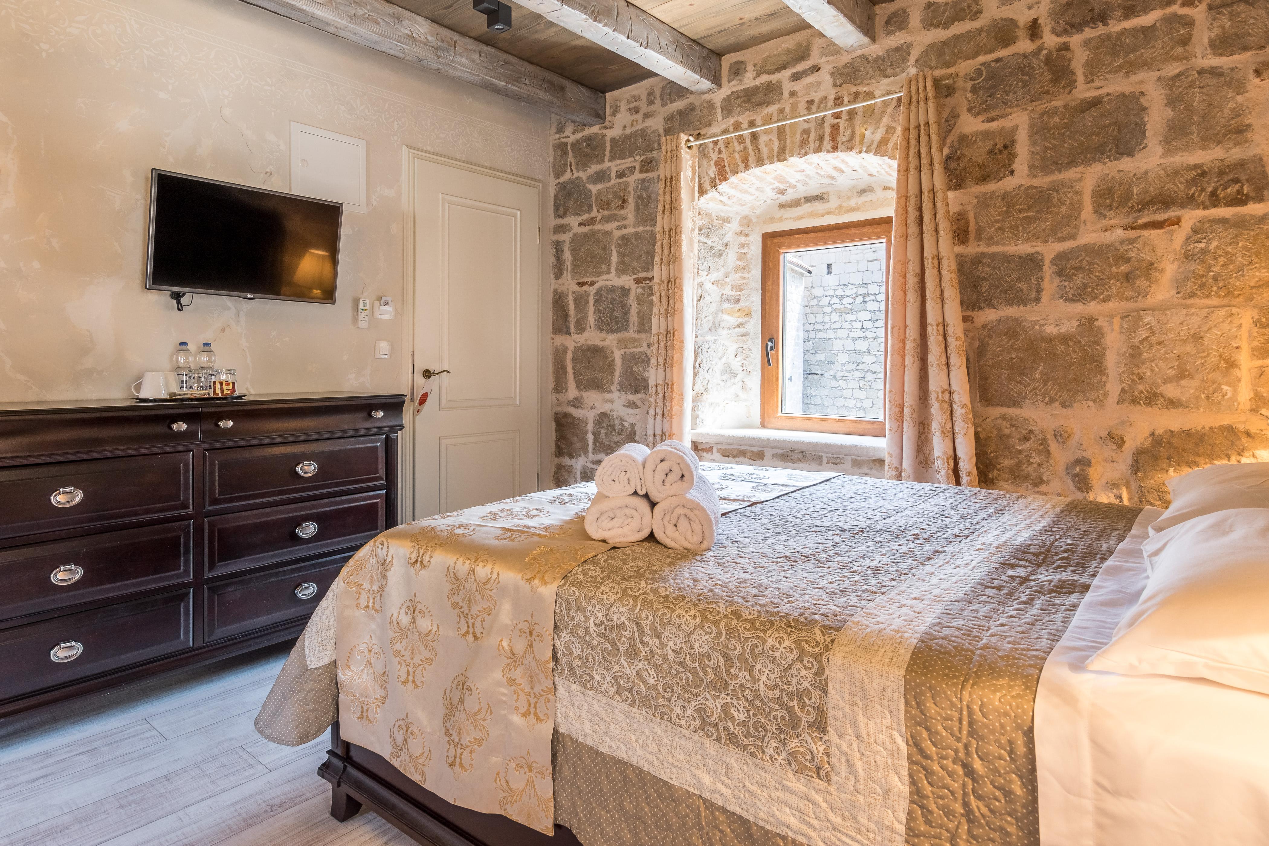Heritage Palace Varos - Mag Quaint & Elegant Boutique Hotels Split Bagian luar foto