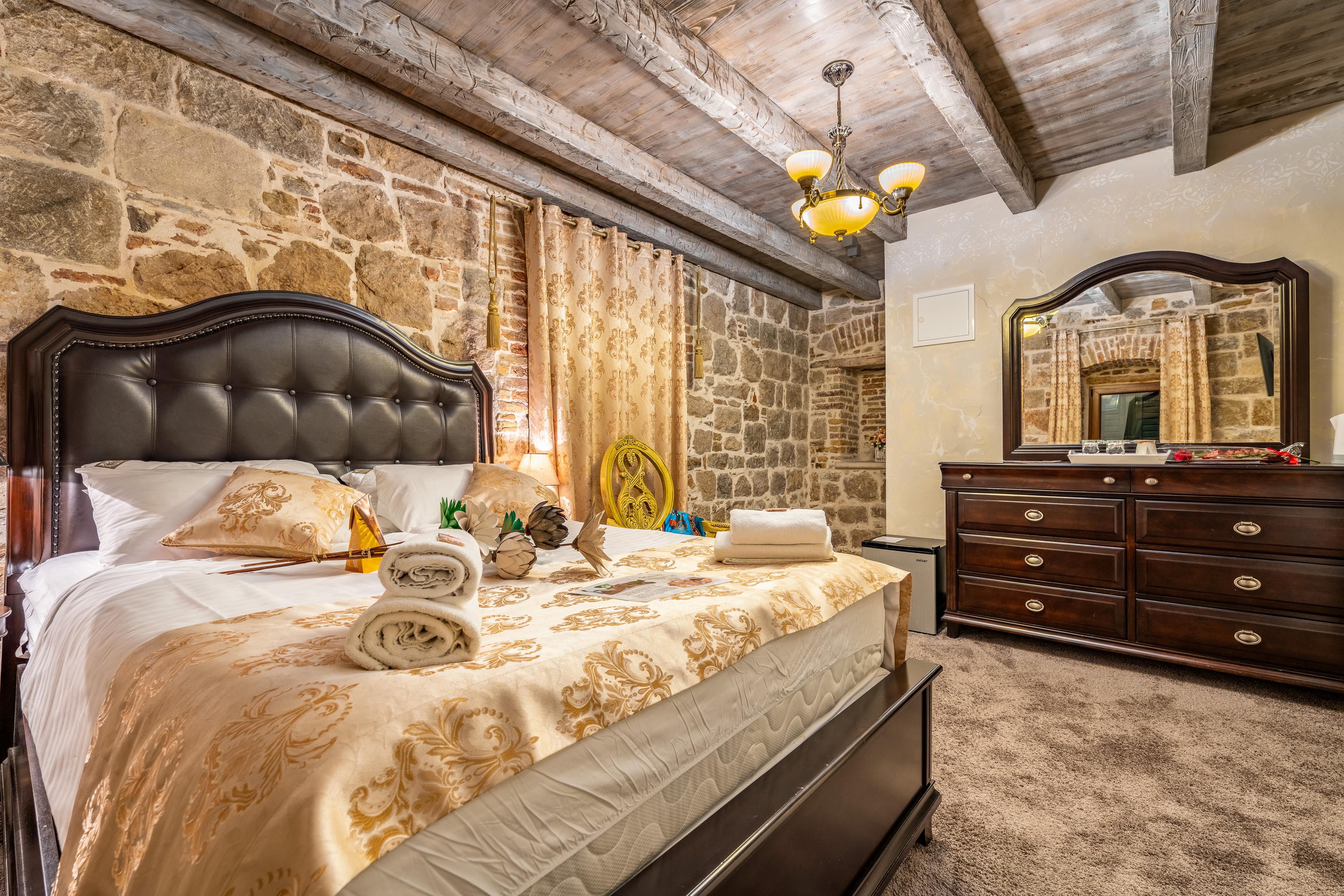 Heritage Palace Varos - Mag Quaint & Elegant Boutique Hotels Split Bagian luar foto