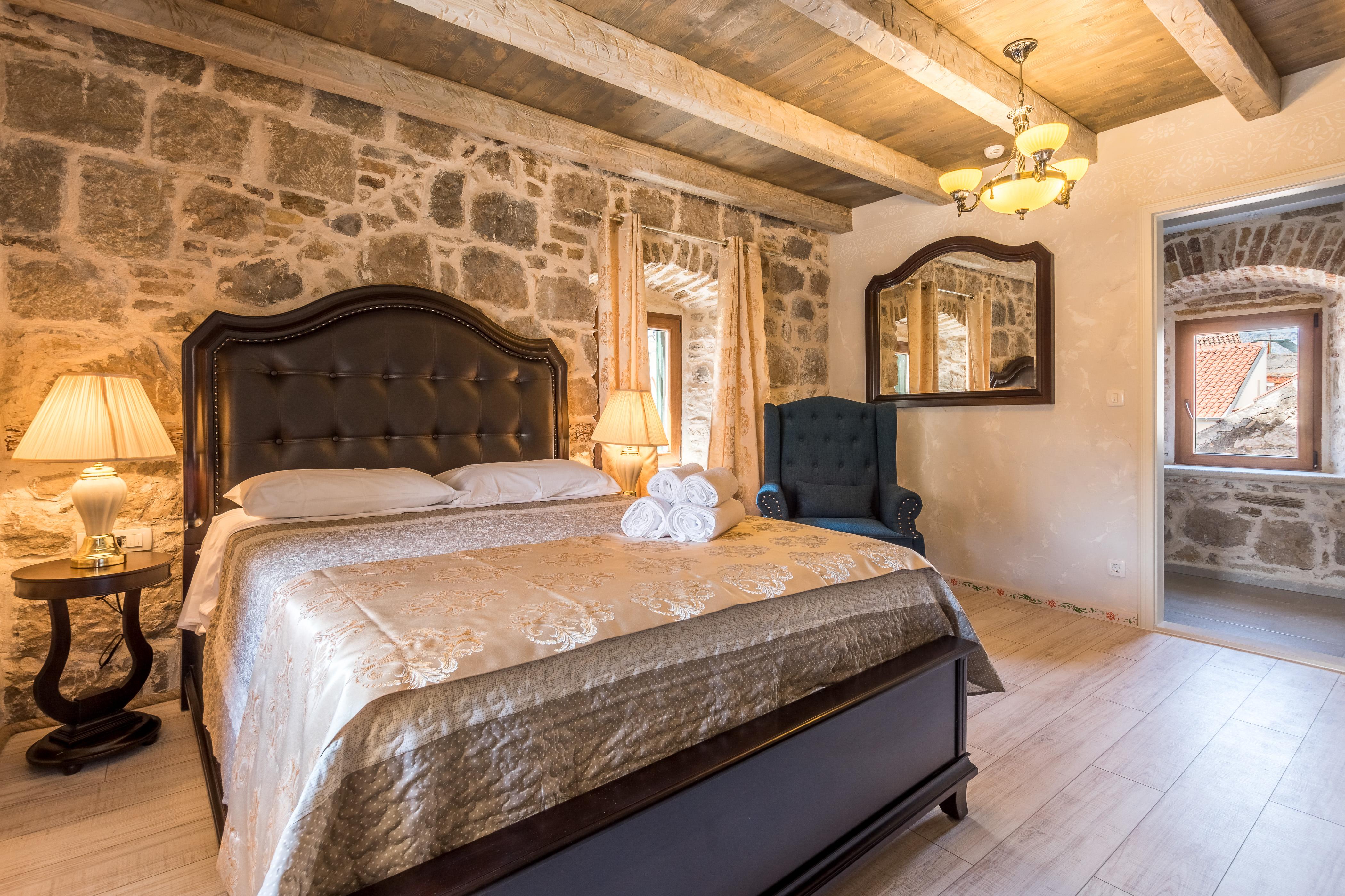 Heritage Palace Varos - Mag Quaint & Elegant Boutique Hotels Split Bagian luar foto