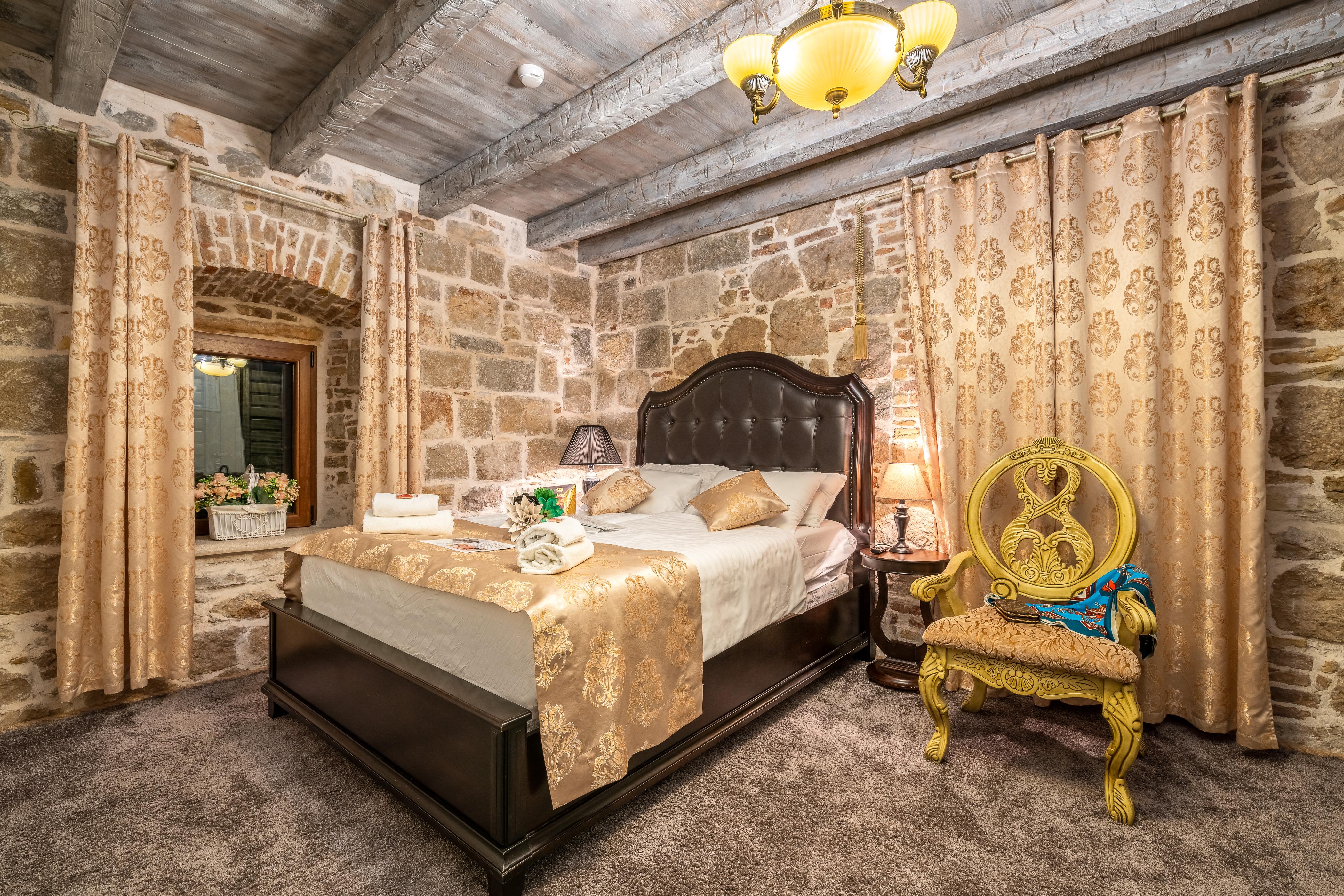 Heritage Palace Varos - Mag Quaint & Elegant Boutique Hotels Split Bagian luar foto