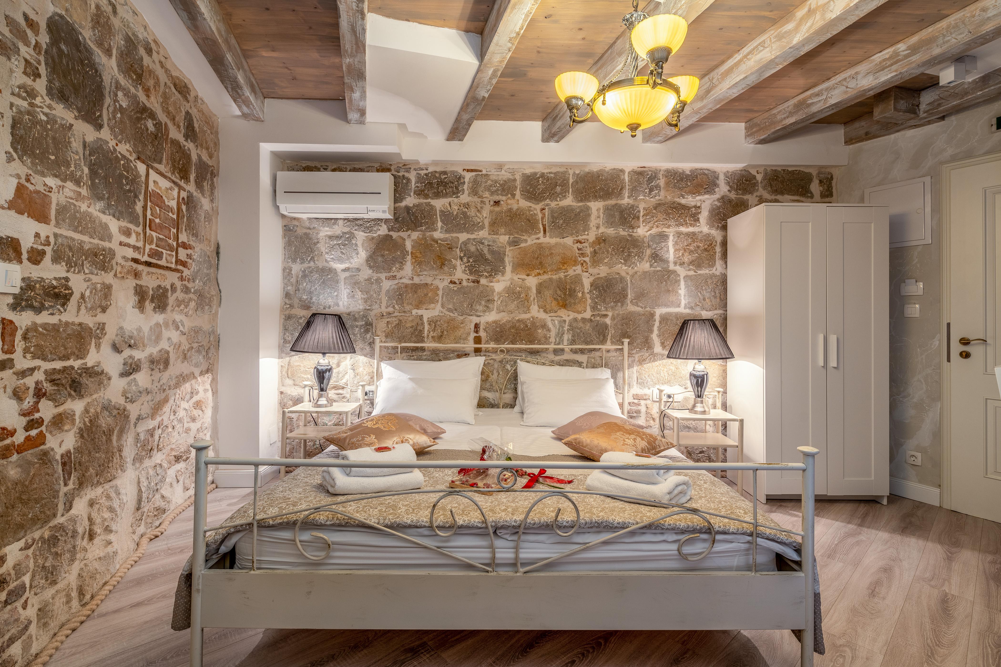 Heritage Palace Varos - Mag Quaint & Elegant Boutique Hotels Split Bagian luar foto