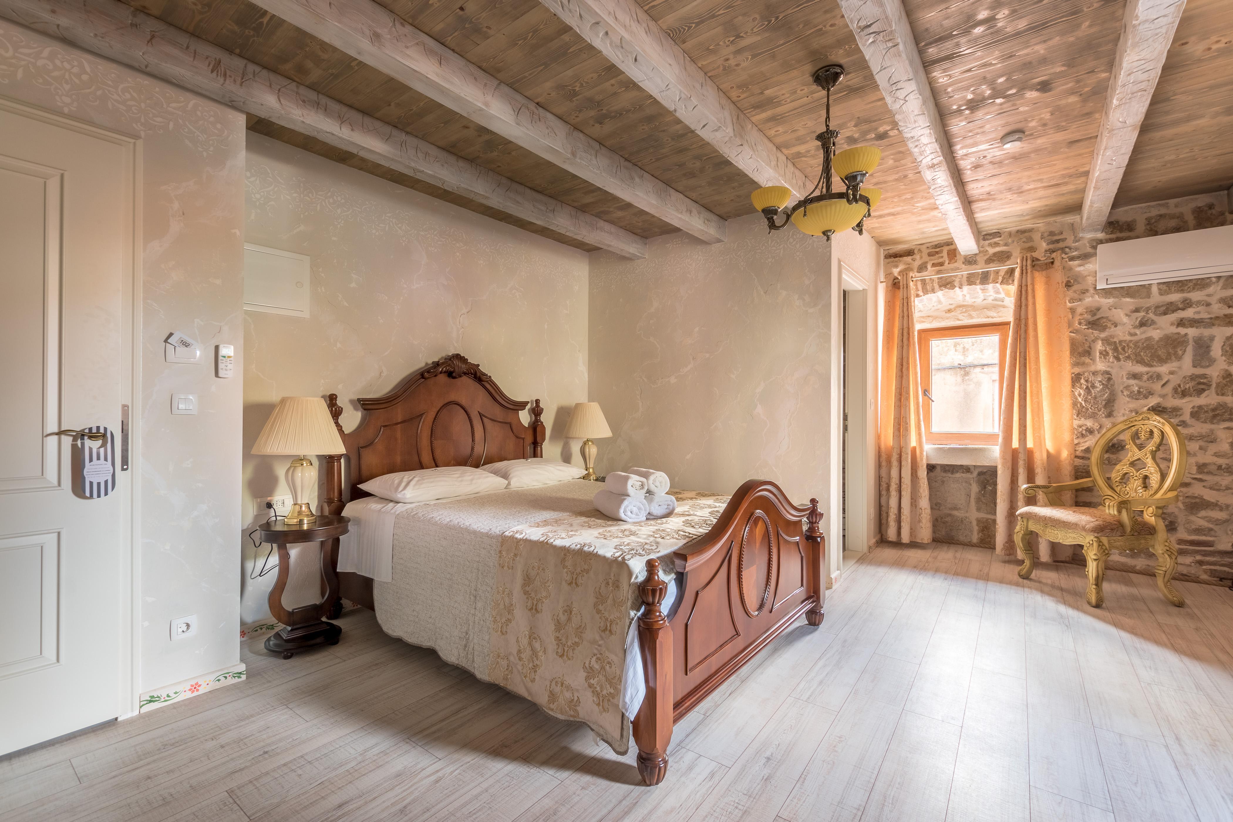 Heritage Palace Varos - Mag Quaint & Elegant Boutique Hotels Split Bagian luar foto