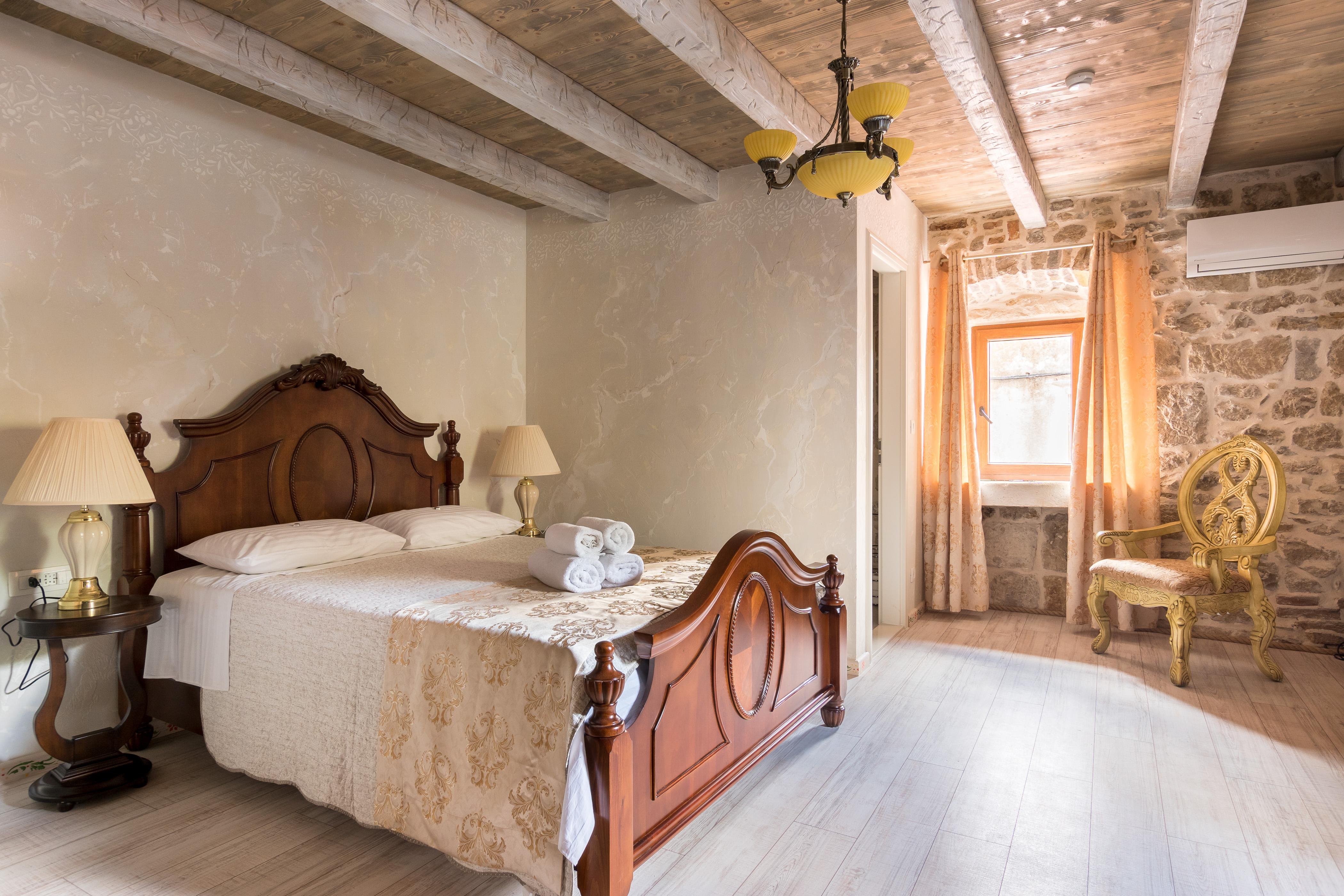 Heritage Palace Varos - Mag Quaint & Elegant Boutique Hotels Split Bagian luar foto