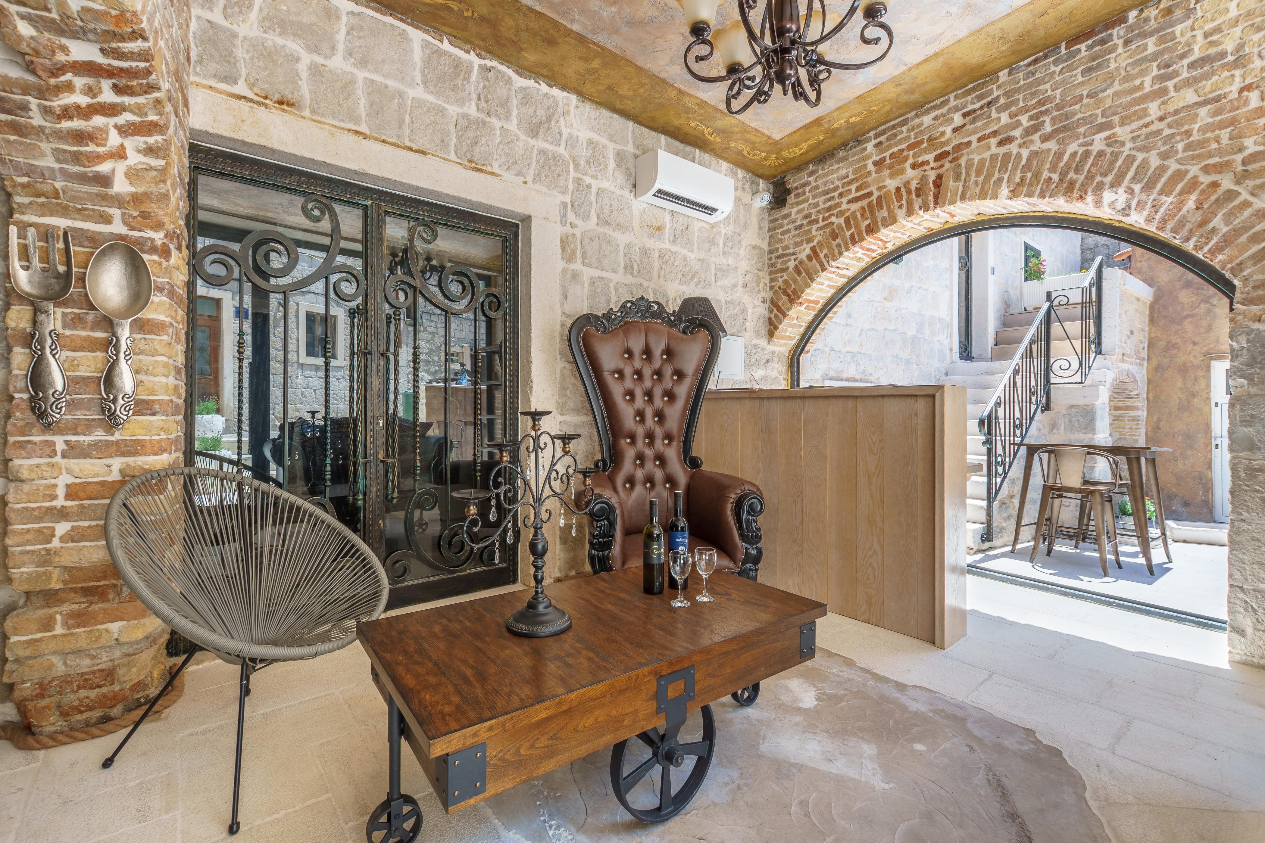 Heritage Palace Varos - Mag Quaint & Elegant Boutique Hotels Split Bagian luar foto