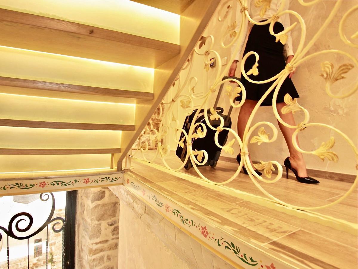 Heritage Palace Varos - Mag Quaint & Elegant Boutique Hotels Split Bagian luar foto